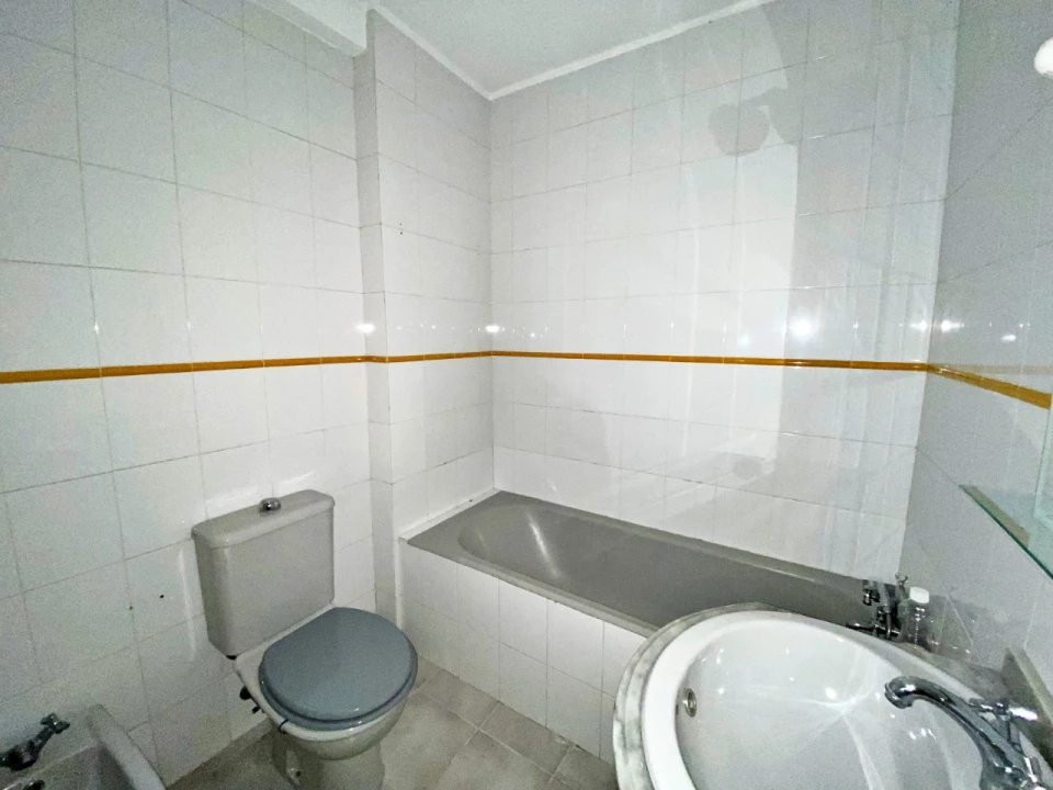 Apartamento T1 para Venda em Fânzeres e São Pedro da Cova Foto 13