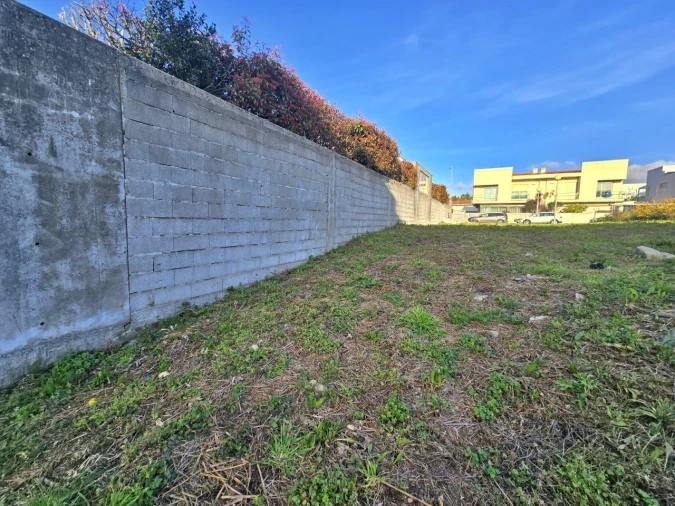Terreno para Venda em Castêlo da Maia Foto 3