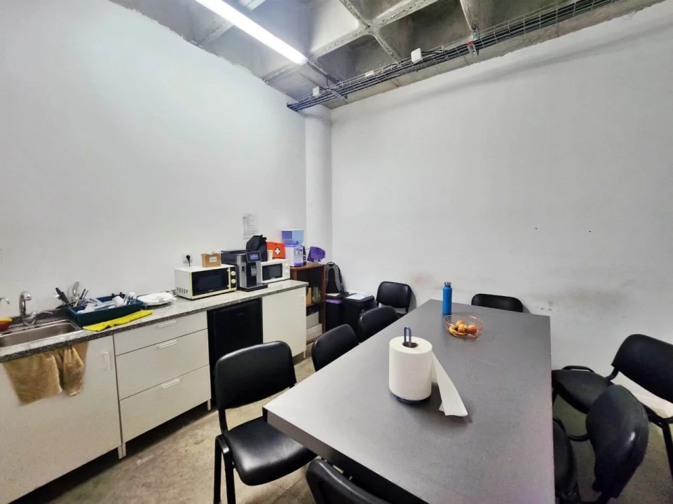 Armazém para Arrendamento em Sequeira Foto 7