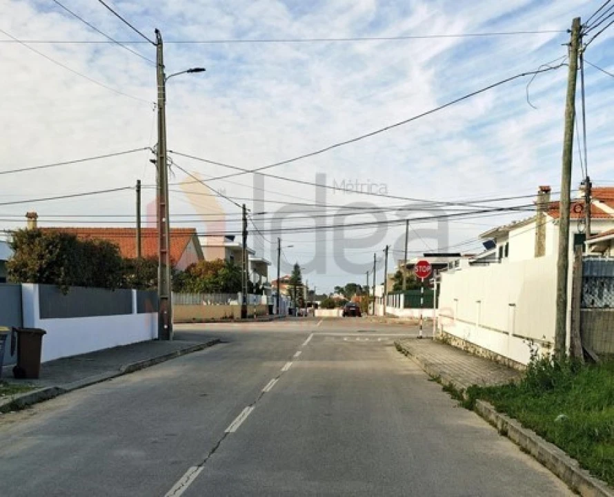 Moradia T4 para Venda em Fernao Ferro Foto 27