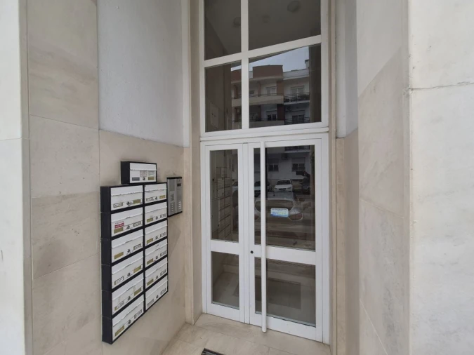 Apartamento T2 para Venda em Laranjeiro e Feijó Foto 2