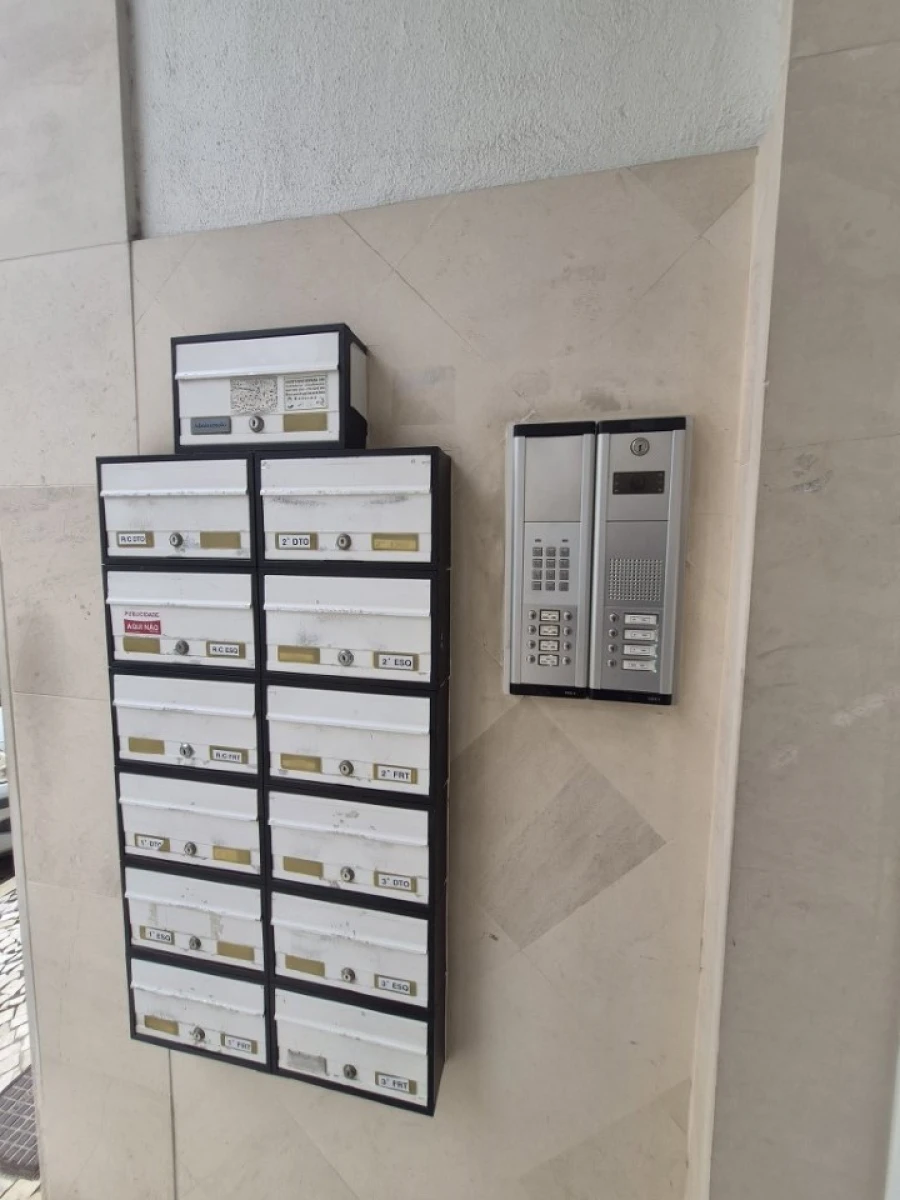 Apartamento T2 para Venda em Laranjeiro e Feijó Foto 3