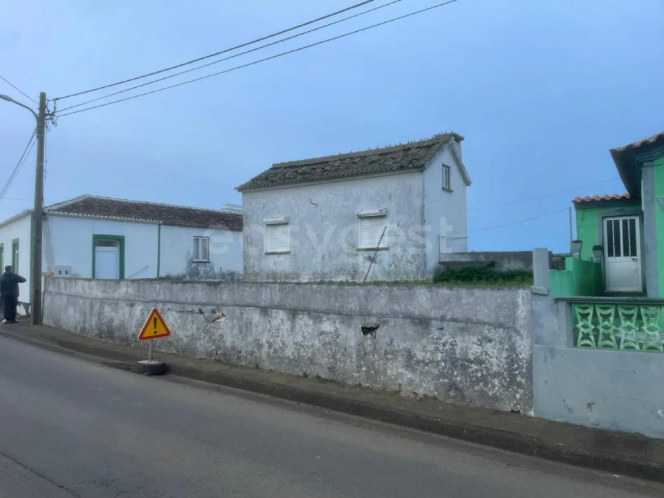 Moradia T2 para Venda em Vila Nova Foto 2