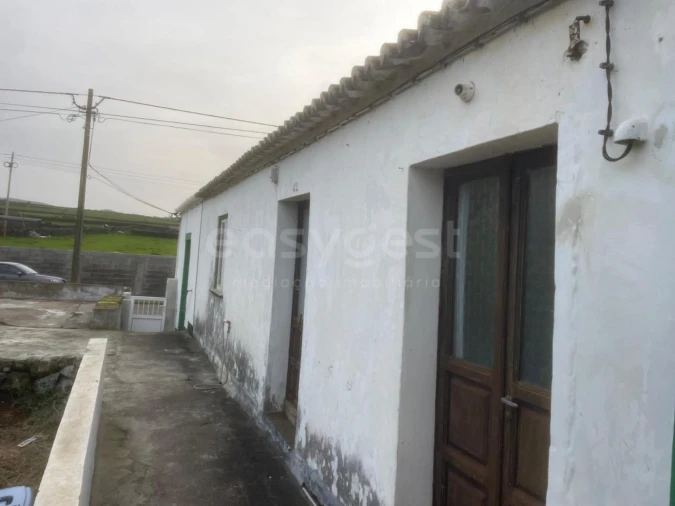 Moradia T2 para Venda em Vila Nova Foto 5