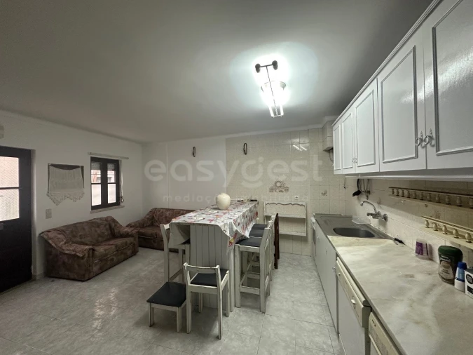 Prédio para Arrendamento em Sesimbra (Santiago) Foto 1