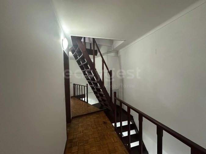 Prédio para Arrendamento em Sesimbra (Santiago) Foto 4