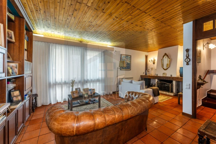 Moradia T4 para Venda em Cidade da Maia Foto 11