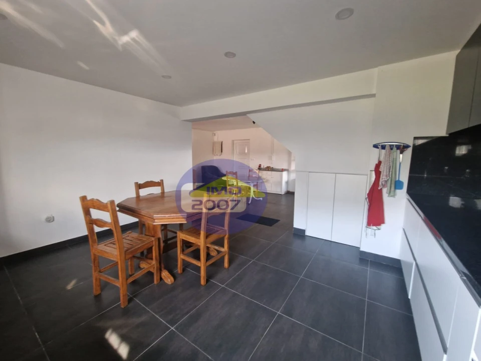 Moradia T4 para Venda em Lourosa Foto 8