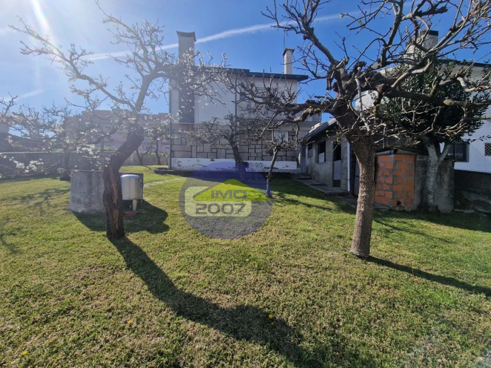 Moradia T4 para Venda em Lourosa Foto 32