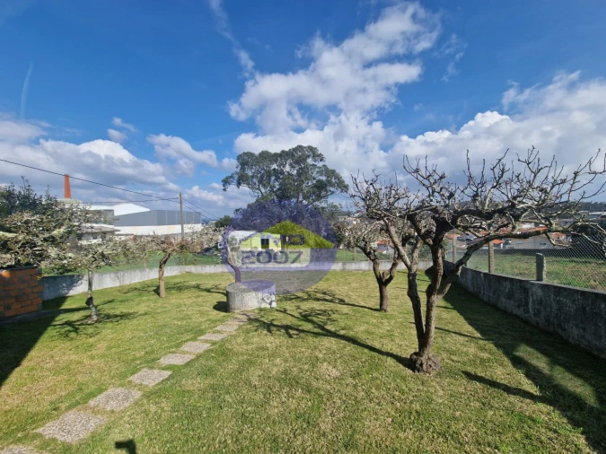 Moradia T4 para Venda em Lourosa Foto 28