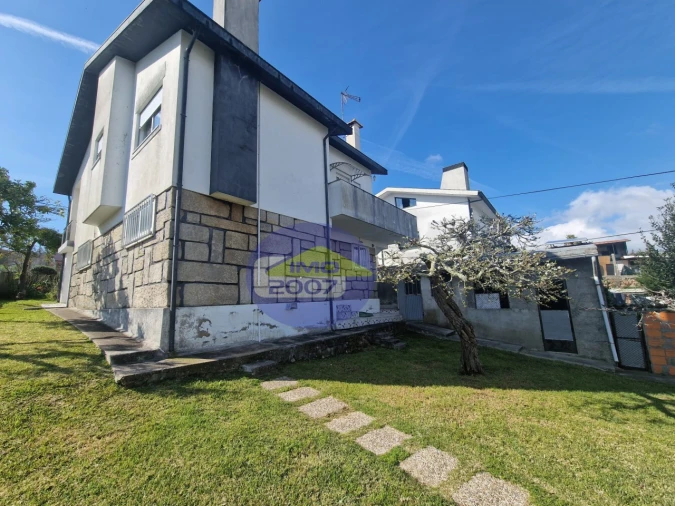 Moradia T4 para Venda em Lourosa Foto 1