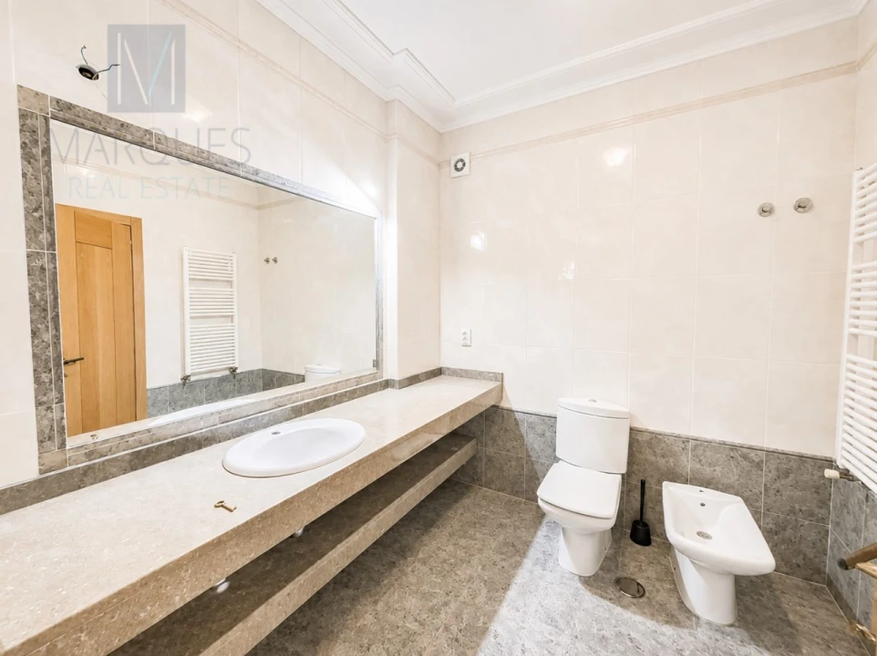 Apartamento T2 para Venda em Vila Franca de Xira Foto 17