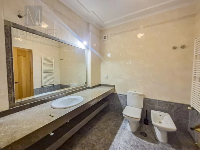 Apartamento T2 para Venda em Vila Franca de Xira Foto 17