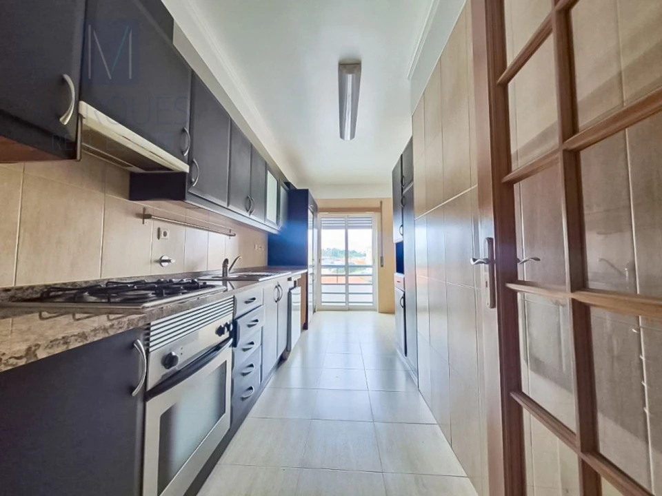 Apartamento T2 para Venda em Laranjeiro e Feijó Foto 2