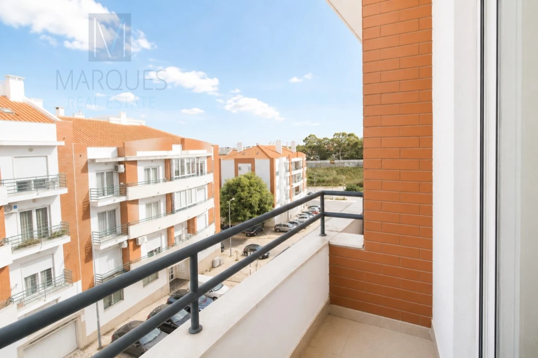 Apartamento T2 para Venda em Laranjeiro e Feijó Foto 6