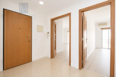 Apartamento T2 para Venda em Laranjeiro e Feijó