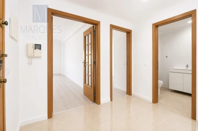 Apartamento T2 para Venda em Laranjeiro e Feijó