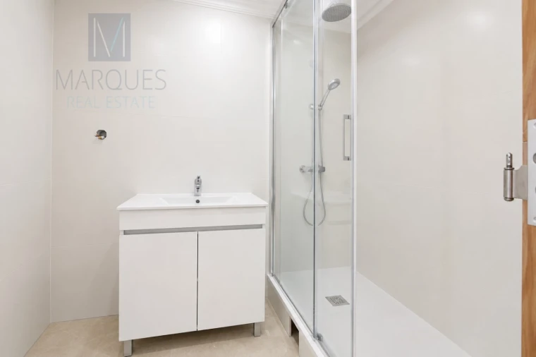 Apartamento T2 para Venda em Laranjeiro e Feijó Foto 11