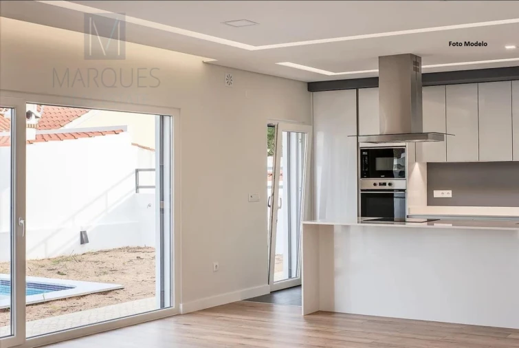 Moradia T3 para Venda em Fernao Ferro Foto 6