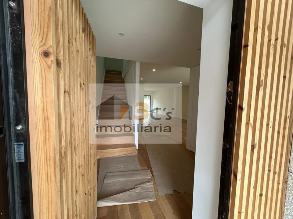 Moradia T3 para Venda em Cidade da Maia Foto 7