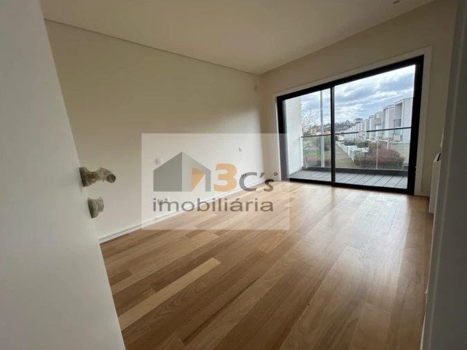 Moradia T3 para Venda em Cidade da Maia Foto 18