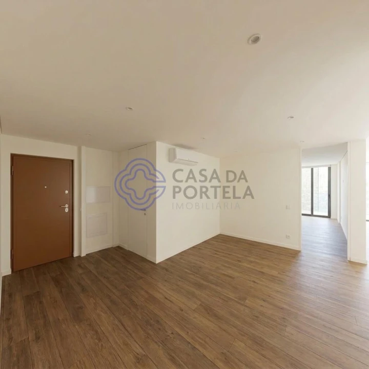 Apartamento T3 para Venda em Lordelo do Ouro e Massarelos Foto 2