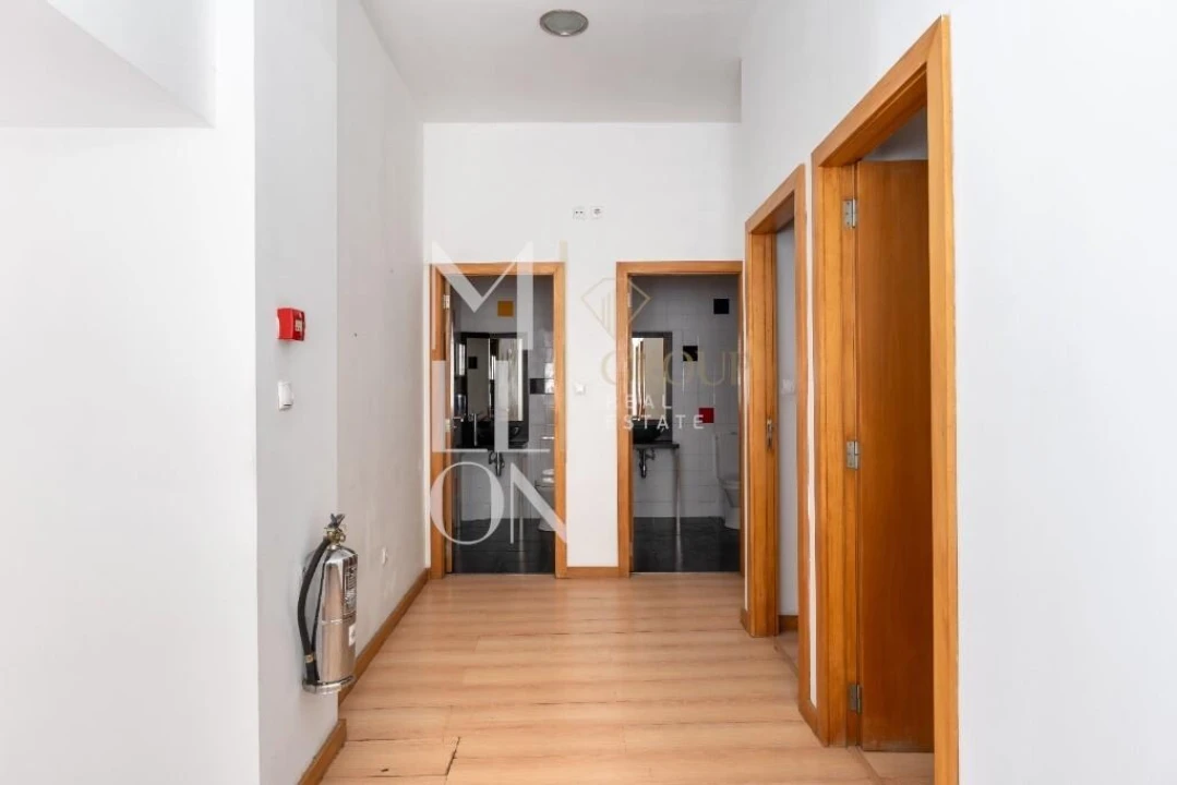 Prédio para Venda em Arcozelo Foto 17