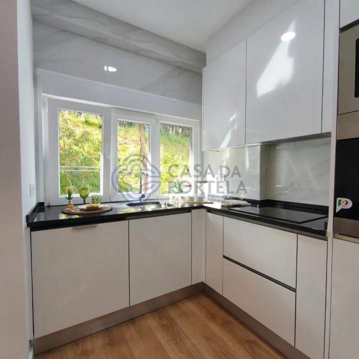 Apartamento T2 para Venda em Benfica Foto 4