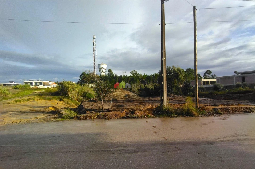 Terreno para Venda em Monte Real e Carvide Foto 1