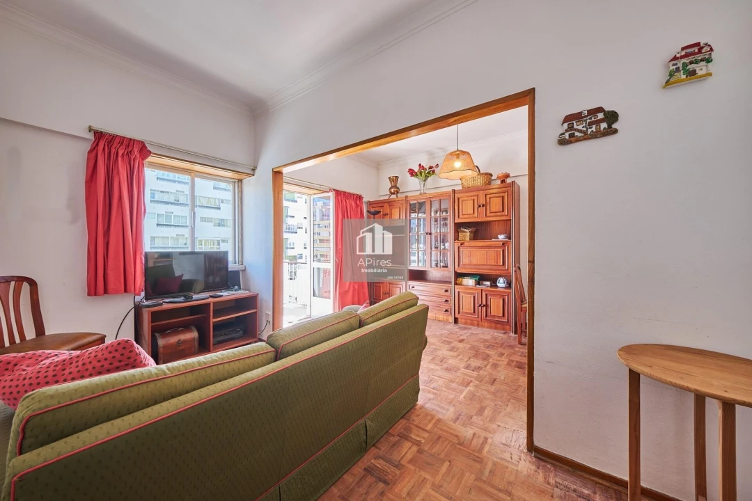 Apartamento T1 para Venda em Costa da Caparica Foto 6