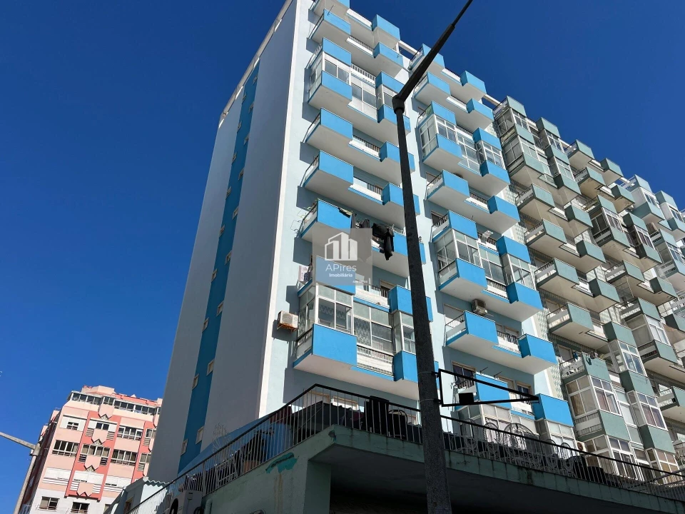 Apartamento T1 para Venda em Costa da Caparica Foto 34