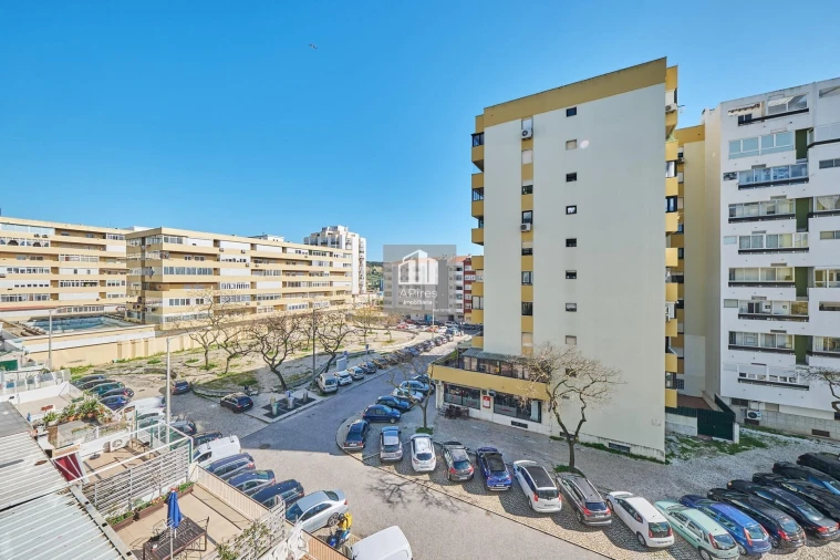 Apartamento T1 para Venda em Costa da Caparica Foto 27
