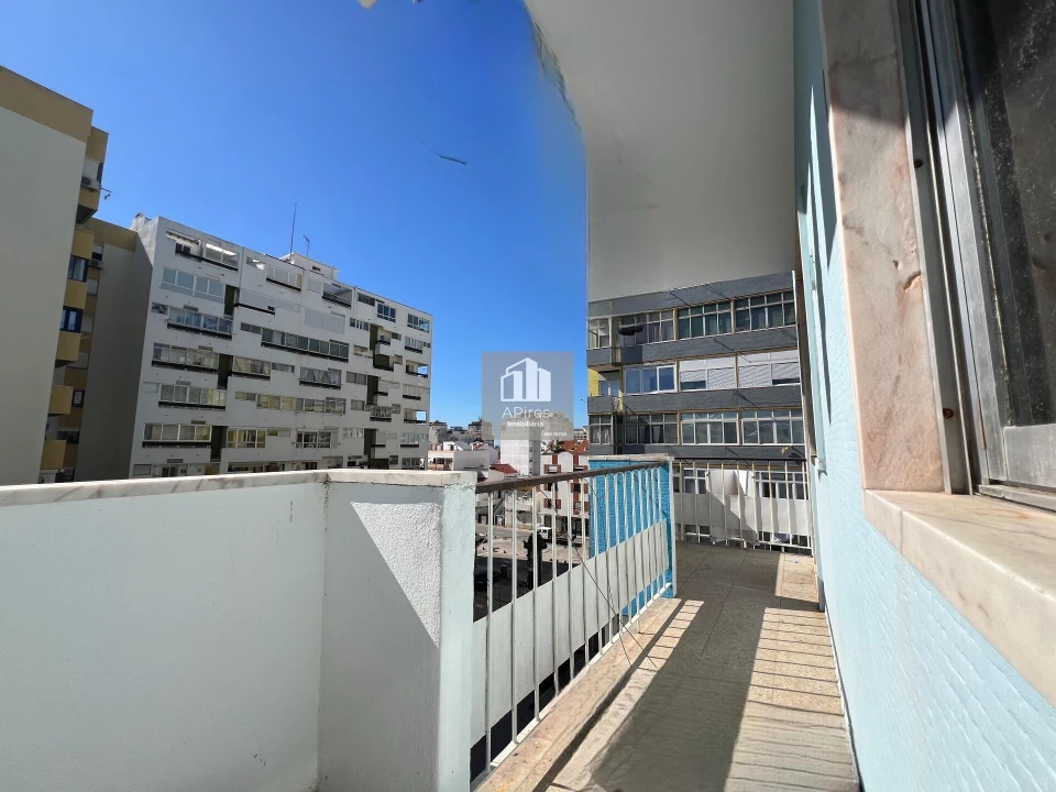 Apartamento T1 para Venda em Costa da Caparica Foto 25