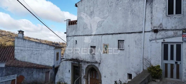 Moradia T2 para Venda em Santiago Maior