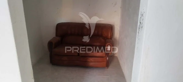 Moradia T2 para Venda em Santiago Maior