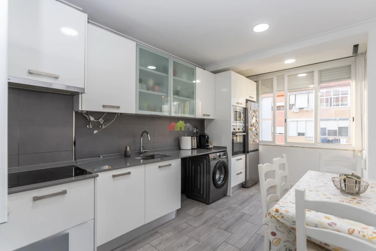 Apartamento T2 para Venda em Barreiro e Lavradio Foto 1