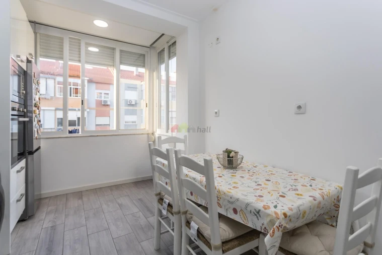 Apartamento T2 para Venda em Barreiro e Lavradio Foto 3