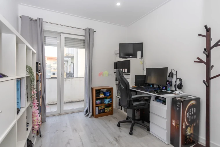 Apartamento T2 para Venda em Barreiro e Lavradio Foto 12