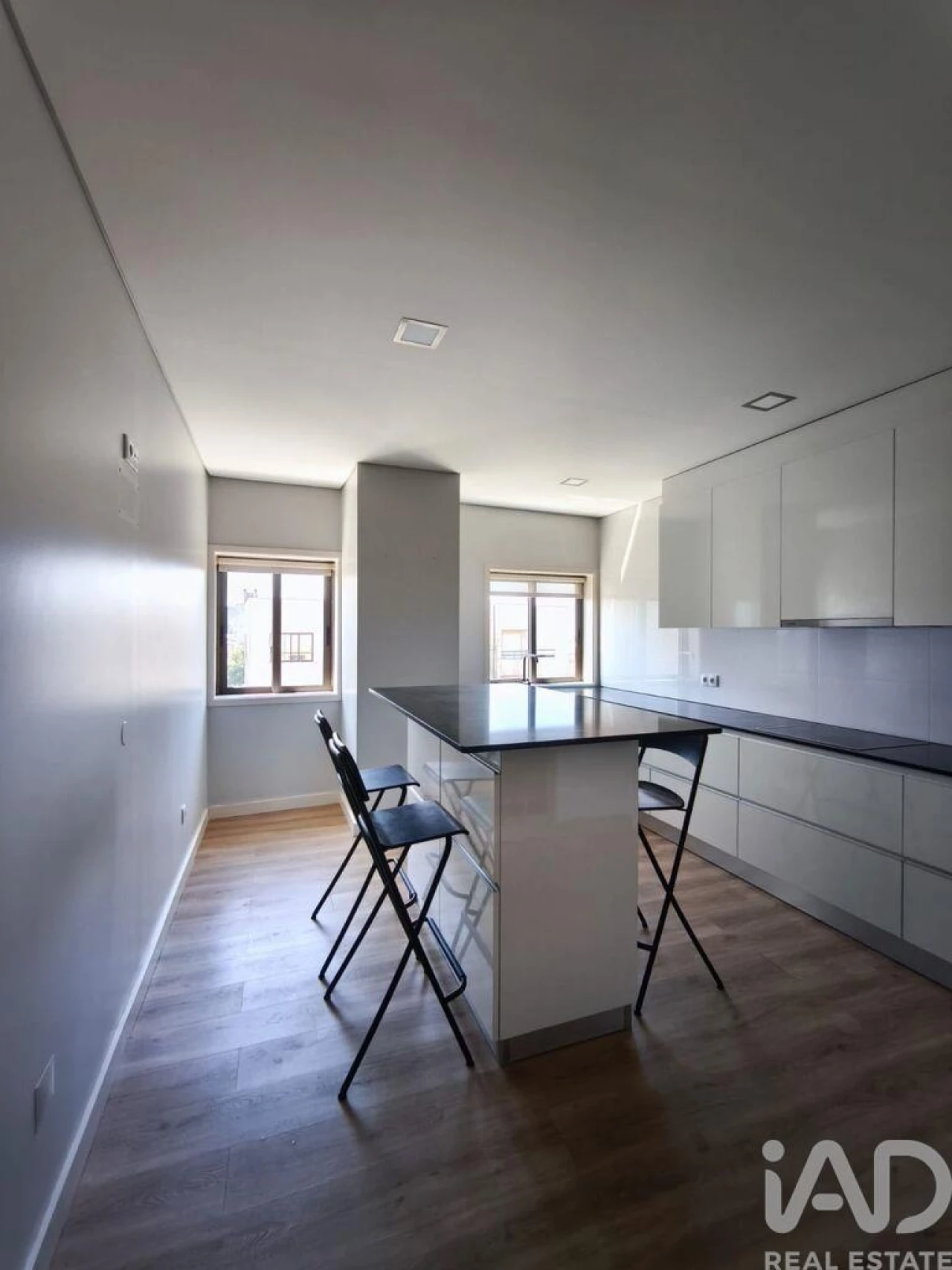 Apartamento T4 para Venda em Pedroso e Seixezelo Foto 4