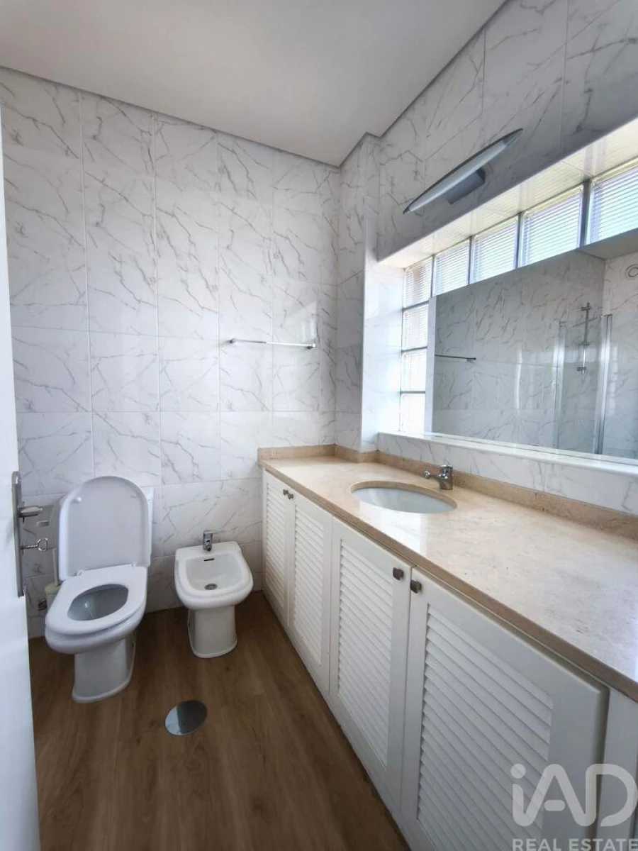 Apartamento T4 para Venda em Pedroso e Seixezelo Foto 11