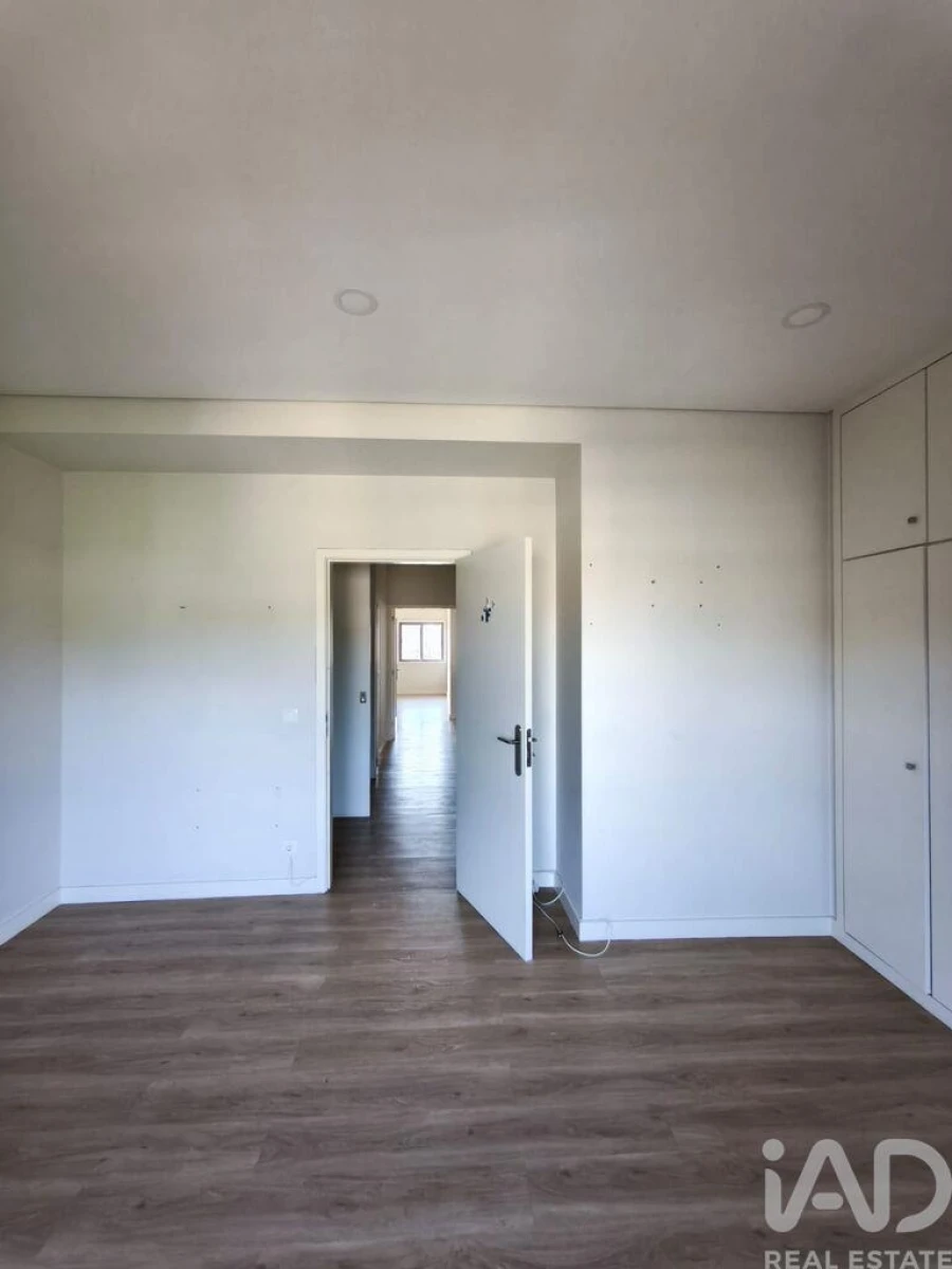 Apartamento T4 para Venda em Pedroso e Seixezelo Foto 10