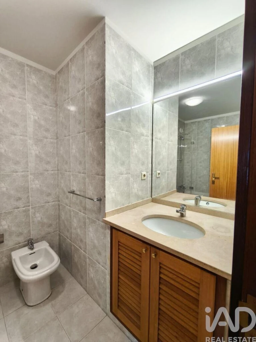 Apartamento T4 para Venda em Pedroso e Seixezelo Foto 27