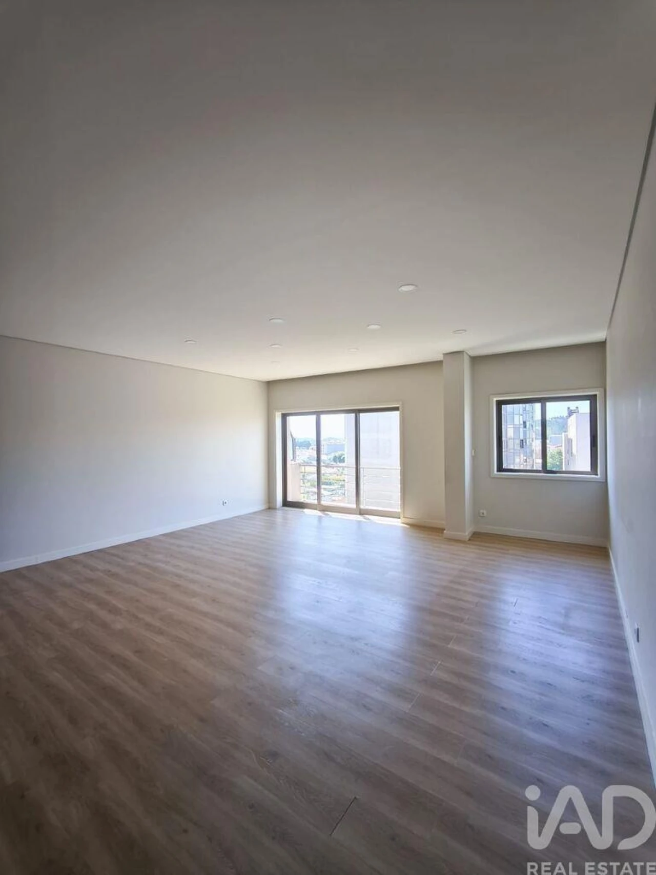 Apartamento T4 para Venda em Pedroso e Seixezelo Foto 2