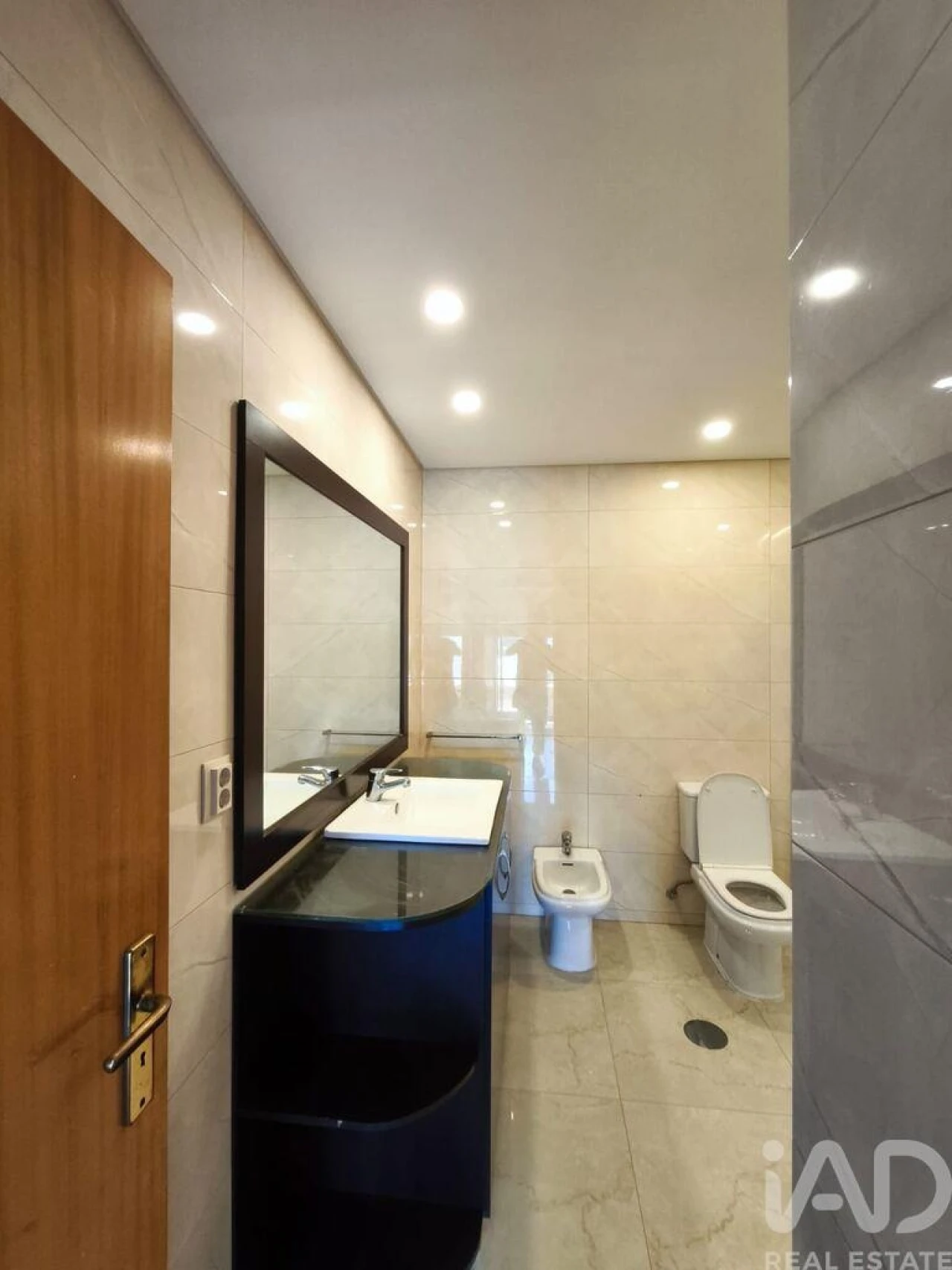 Apartamento T4 para Venda em Pedroso e Seixezelo Foto 22