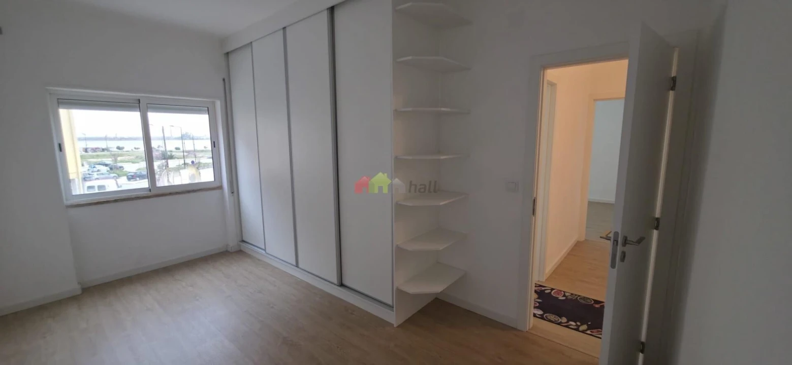 Apartamento T3 para Arrendamento em Alto do Seixalinho, Santo André e Verderena Foto 3