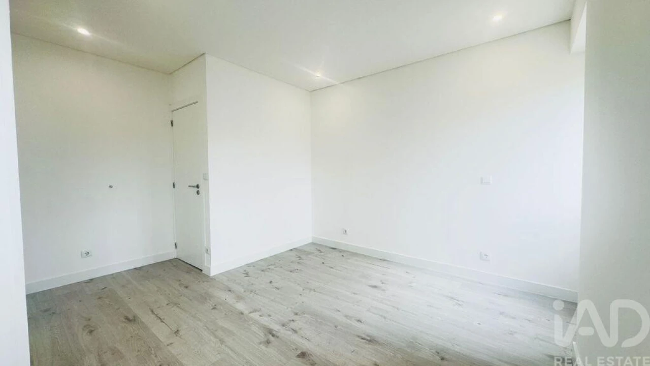 Moradia T3 para Venda em Outeiro Foto 12