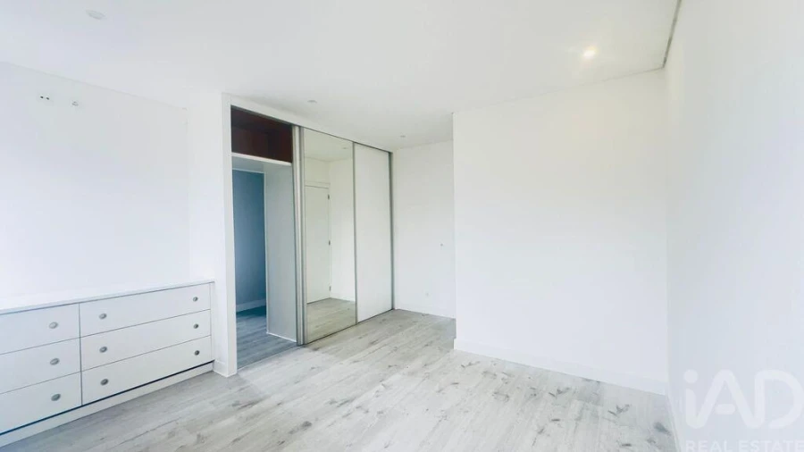 Moradia T3 para Venda em Outeiro Foto 13