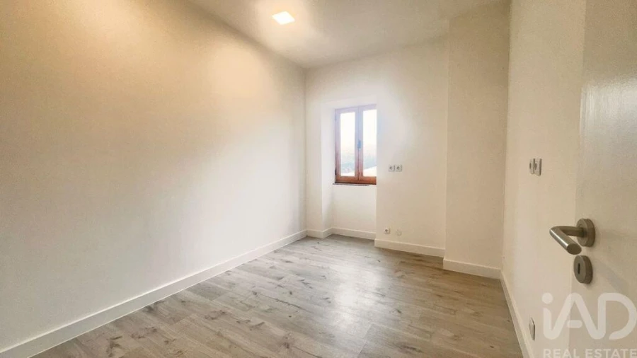 Moradia T3 para Venda em Outeiro Foto 11