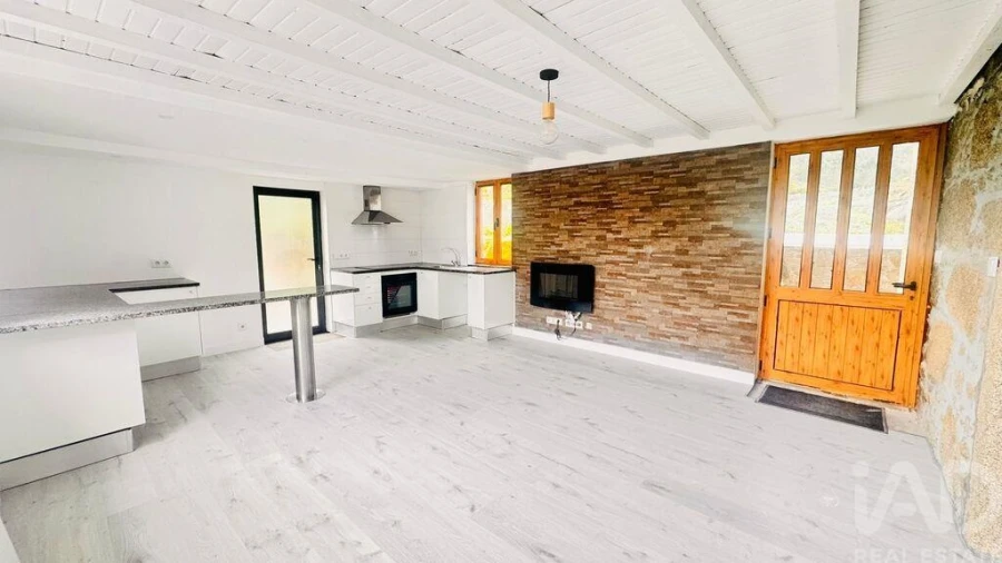 Moradia T3 para Venda em Outeiro Foto 5