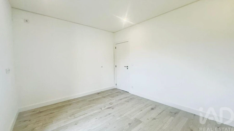 Moradia T3 para Venda em Outeiro Foto 18